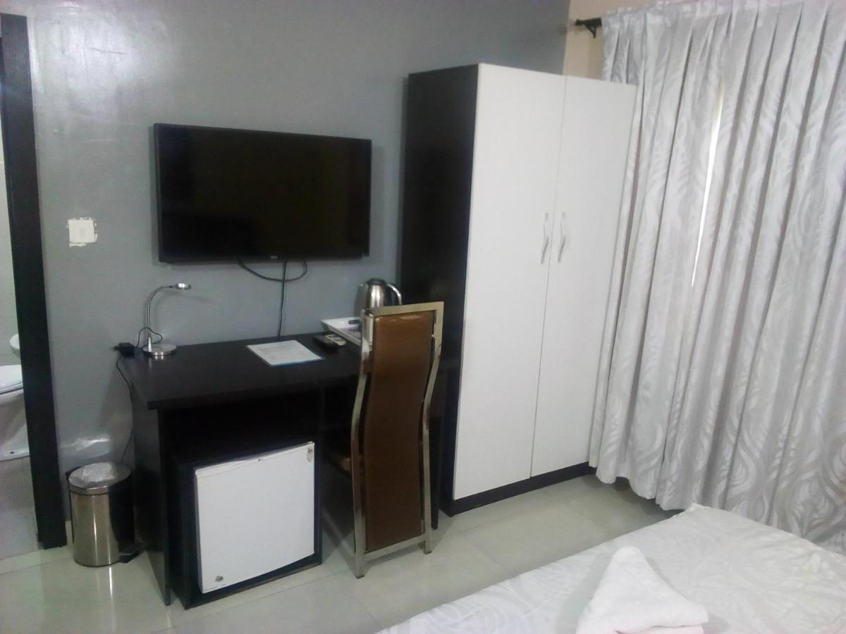 Primal Aparthotel Ikoyi Лагос Екстериор снимка